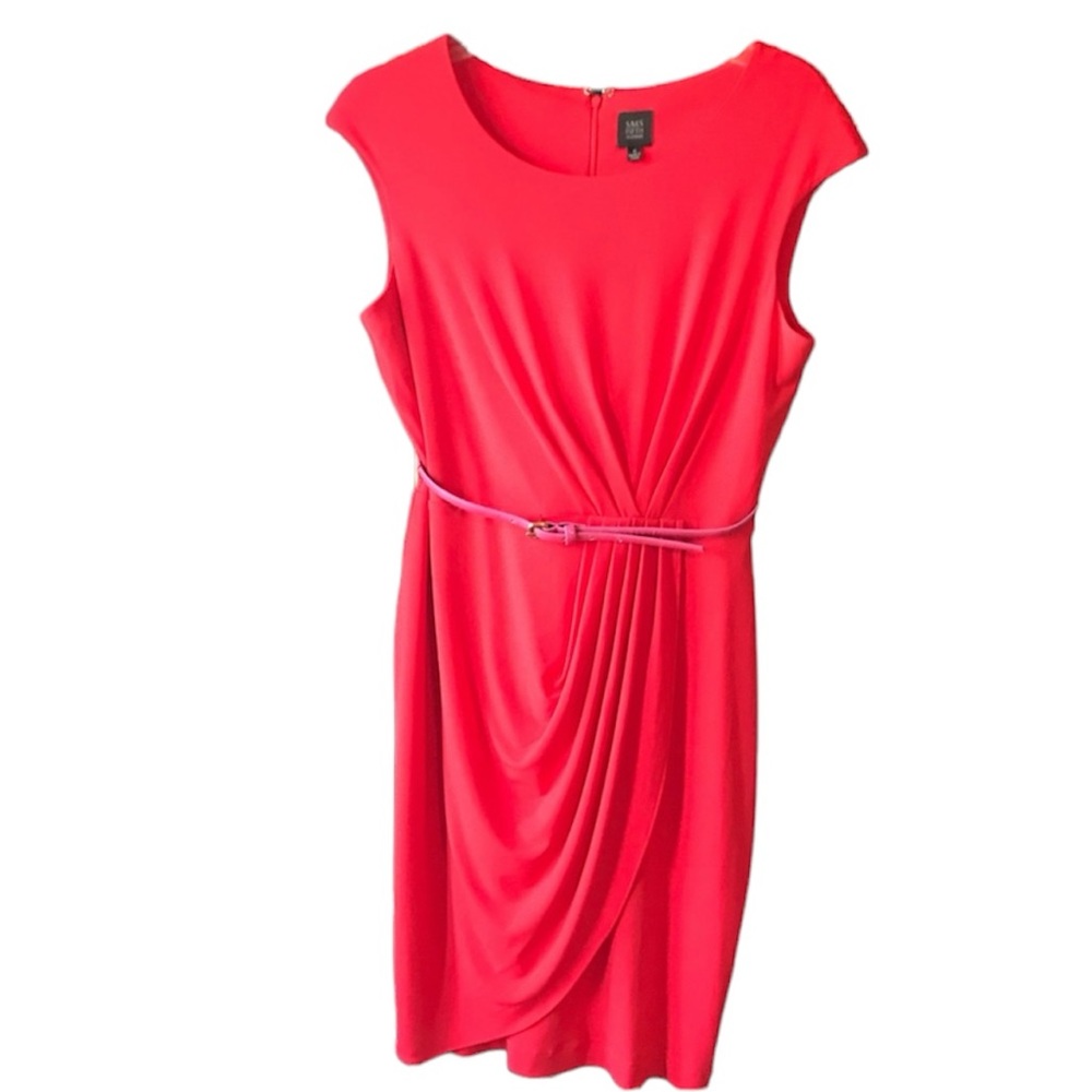 Gorgeous Dress Saks Fifth Avenue Red Dress travel / event  sz 6 - no wrinkles